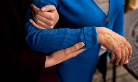 difference between alzhiemers and dementia